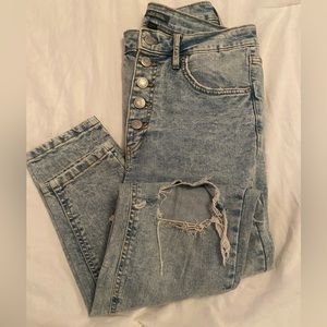 Super high rise distressed skinny’s jeans Wild Fable Size 6